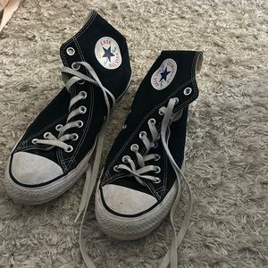 Black high top all star converse
